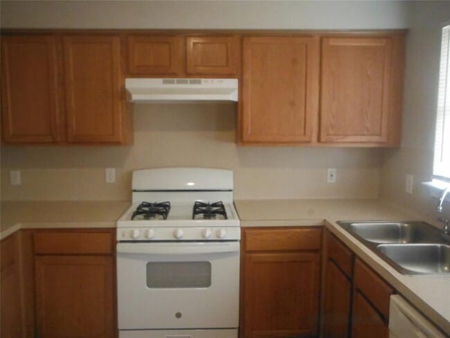 Building Photo - 5720 Pinon Vista Dr