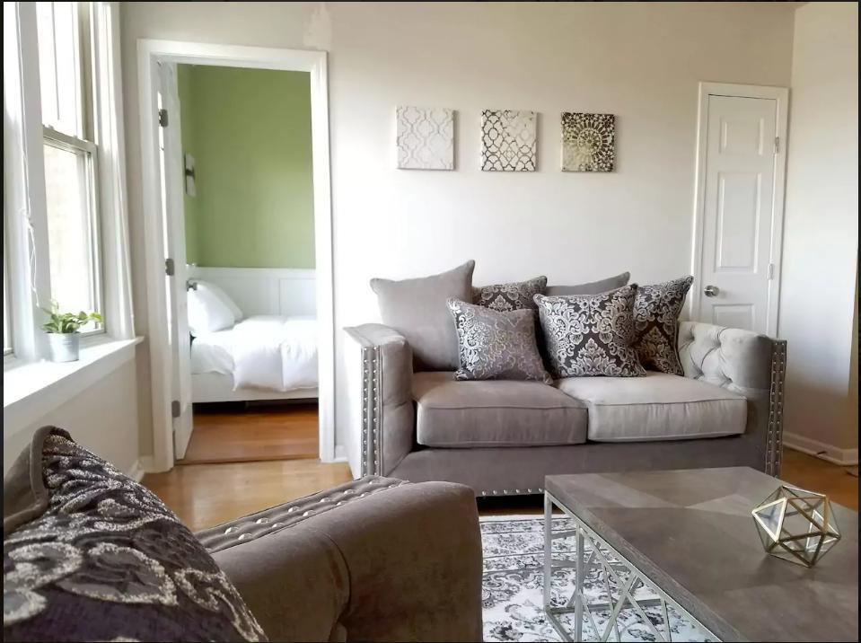Foto principal - 3107 N Sheffield Ave