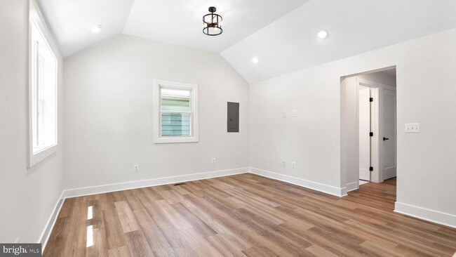 Building Photo - 305 Carmody Hills Dr
