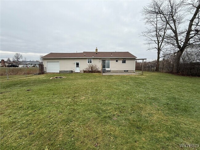 Building Photo - 6 Towerwood Rd