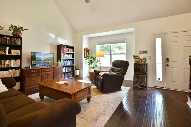 Foto del edificio - Pet Friendly Three Bedroom!