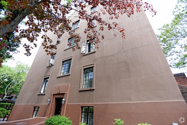 Building Photo - 469 Clinton St