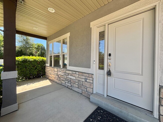 Foto del edificio - Beauty & Space on Premium Corner Lot!