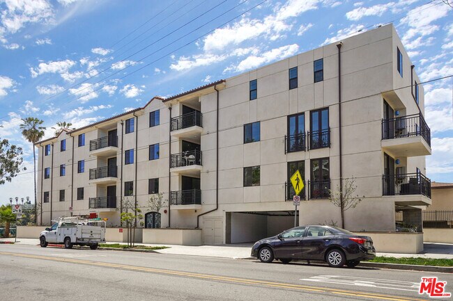 Building Photo - 1111 Echo Park Ave