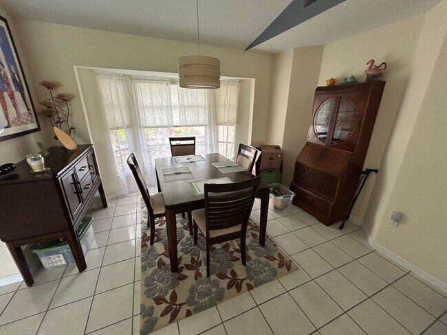 Foto del edificio - Immaculate home for rent.