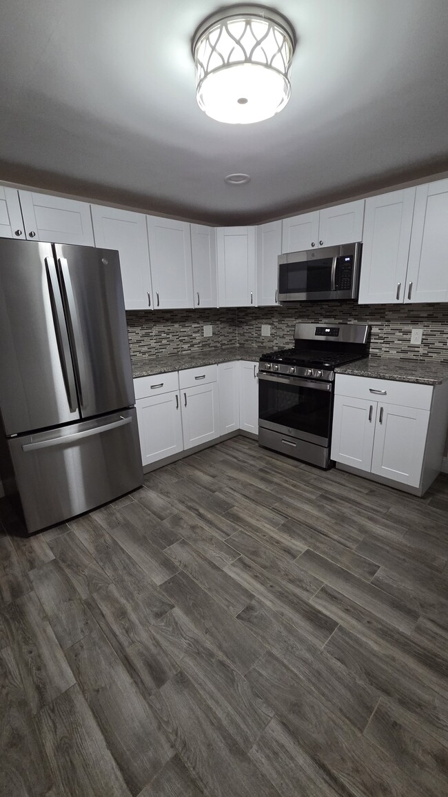 Kitchen - 241 Jackson Ave