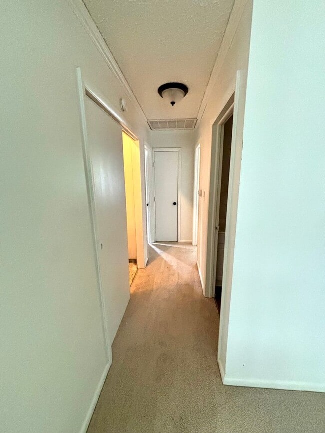 Foto del edificio - 7110-7112 Pin Oak Dr
