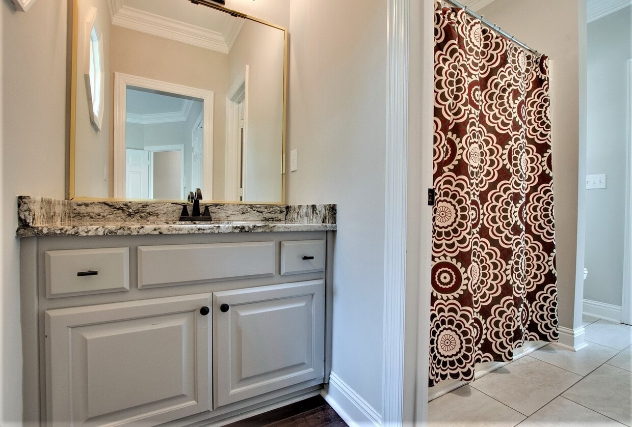 Foto principal - 2772 Deford Mill Rd SE