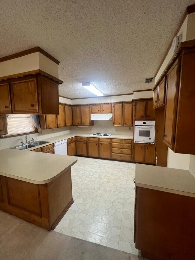 Foto del edificio - 1364 N Dale Ave