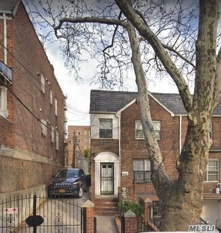 Primary Photo - 42-61-61 Saull St
