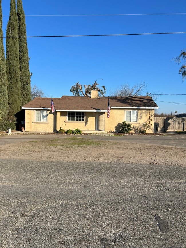 Building Photo - 3010 Trindade Rd