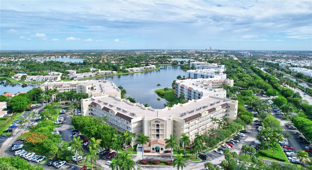 Foto principal - 10710 NW 66th St