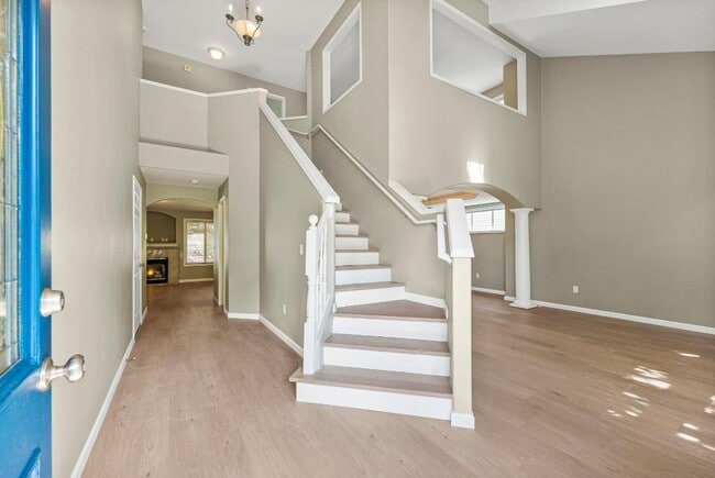 Building Photo - Spacious Sunrise Home for Rent in Puyallup...