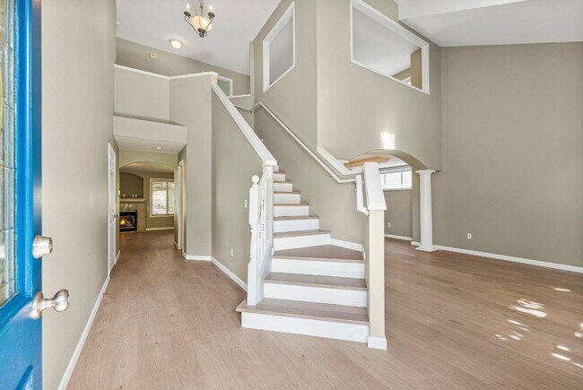 Foto del edificio - Spacious Sunrise Home for Rent in Puyallup...