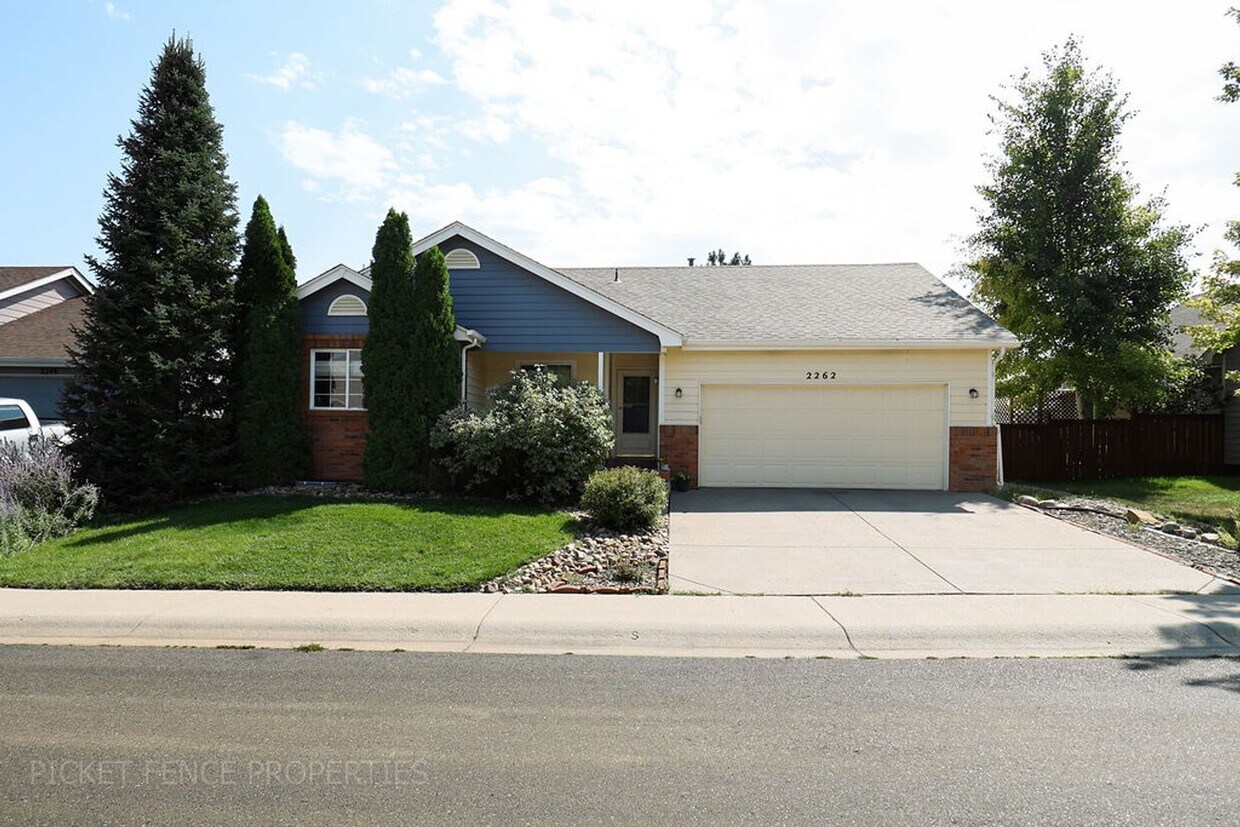 Foto principal - 5 Bedroom, Beautiful Home in Loveland!