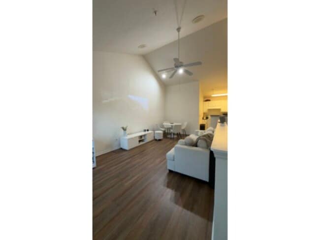 Foto del edificio - 1 bed 1 bath condo at The Hamptons @ Metro West ($950 security deposit)