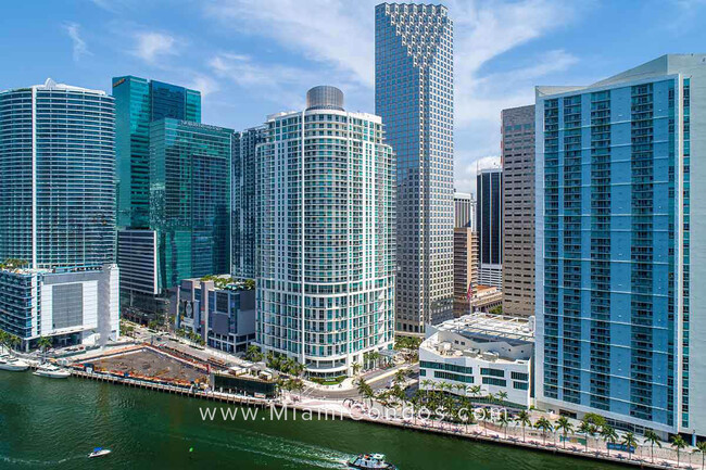 Foto del edificio - 300 S Biscayne Blvd