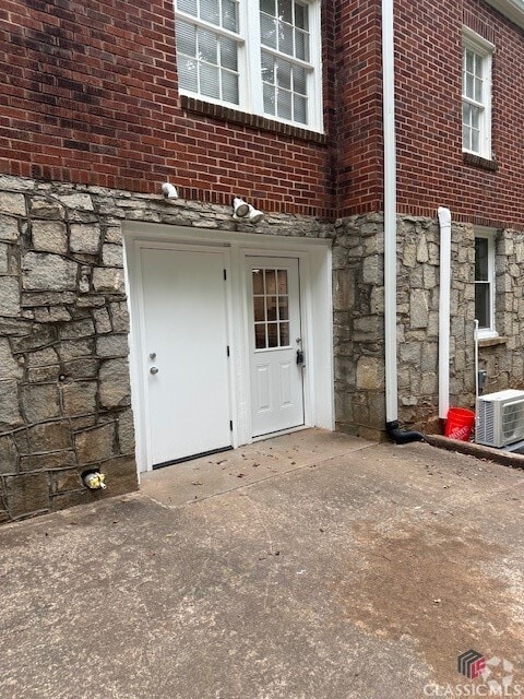 Building Photo - 170 E Rutherford St