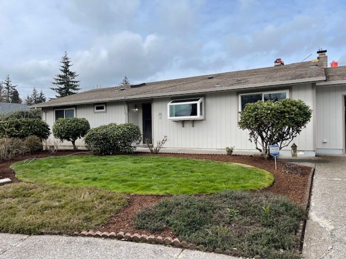 Primary Photo - Single Level House on a cul-de-sac in Well...