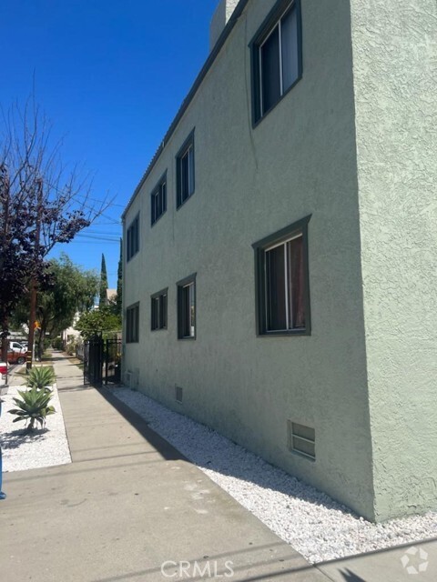 Building Photo - 752 Daisy Ave