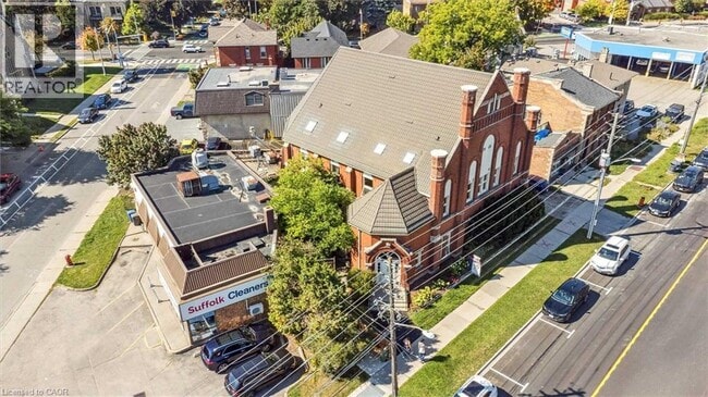 Building Photo - 200 Woolwich St