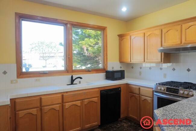 Foto del edificio - Beautiful Home Located In Northwest Bakers...
