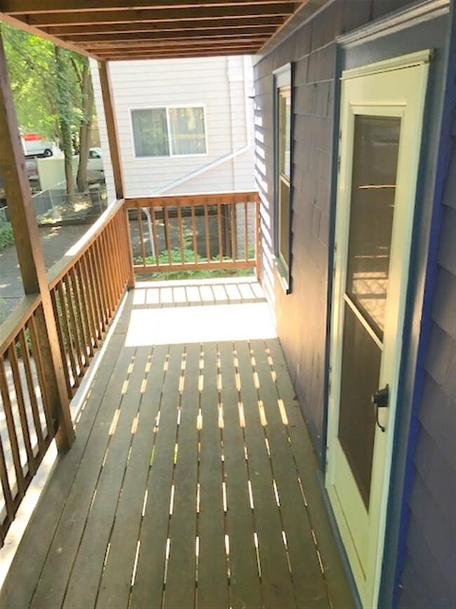 Building Photo - 25 Laurel St