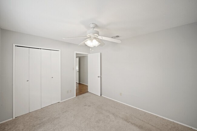 Foto del edificio - 6811 Tara Blue Ridge Dr