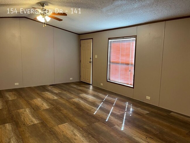 Building Photo - 154 Evergreen Dr