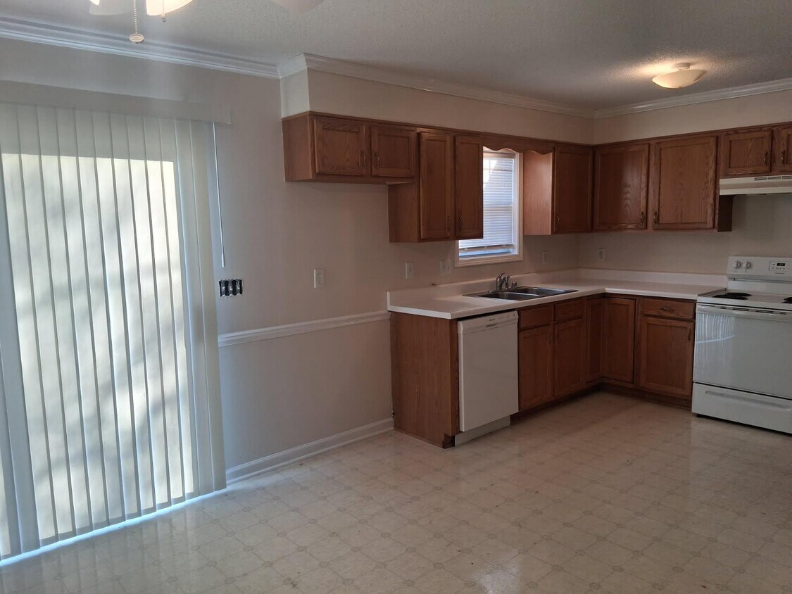 Foto del edificio - 1201 Autumn Oaks Dr