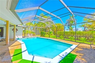 Building Photo - 2125 Marina Dr