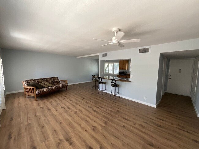 Building Photo - Beautiful condo in Palm Springs