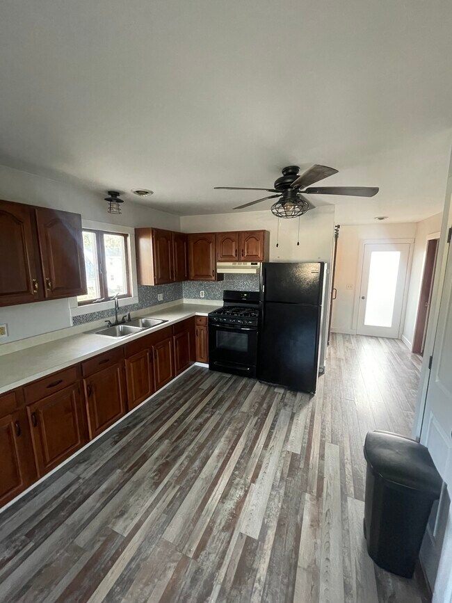 Cocina - 81 Firestone St