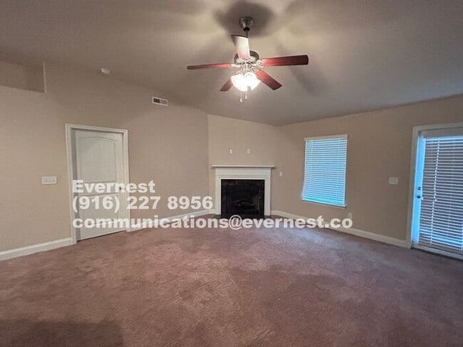 Foto del edificio - 338 Ivy Hills Cir
