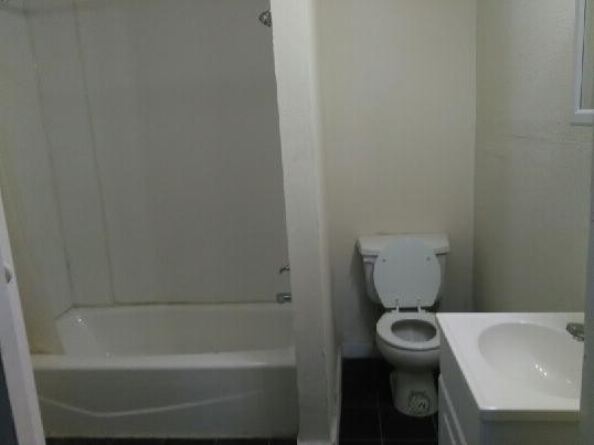 Building Photo - 715 W 35th, Unit B