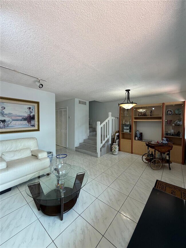 Foto del edificio - 3832 SW 107th Ave