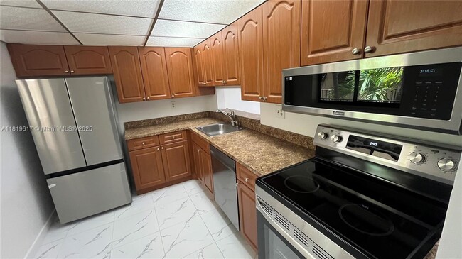 Building Photo - 9630 SW 138th Ave