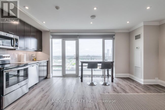 Building Photo - 360-2360 Square One Dr