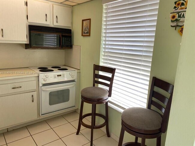 Foto del edificio - 5851 NW 62nd Ave