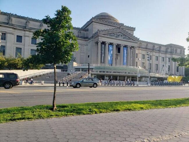 Foto del edificio - 784 Washington Ave