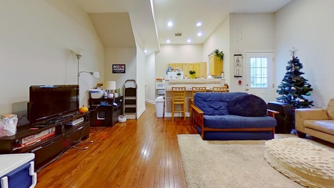 Photo - 1615 N Sydenham St Apartment