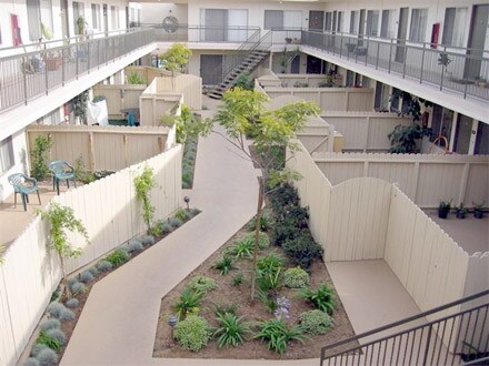 Building Photo - Carrousel 1