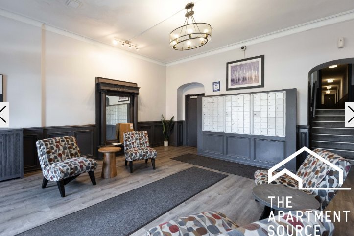 Photo - 739 W Belmont Ave (Chicago, IL)