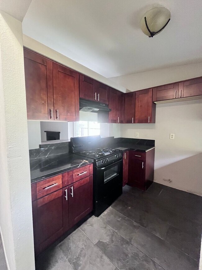 Foto del edificio - Colton Home in Cooley Ranch w/ Gardener Included
