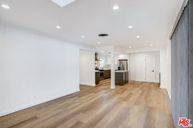 Foto del edificio - 6633 Belmar Ave