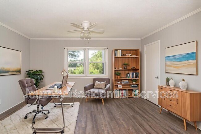 Building Photo - 6033 Santa Fe Dr