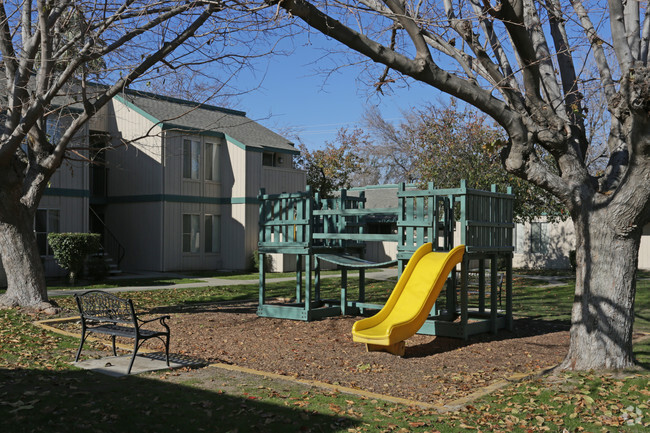 Área de juegos para niños - Coalinga Crossing Apartments