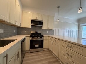 Building Photo - 571a Minna St