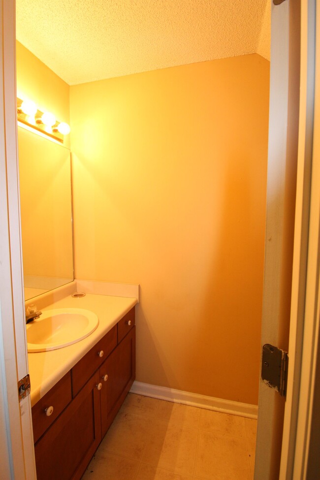Foto del edificio - 1618 Drayton Ln