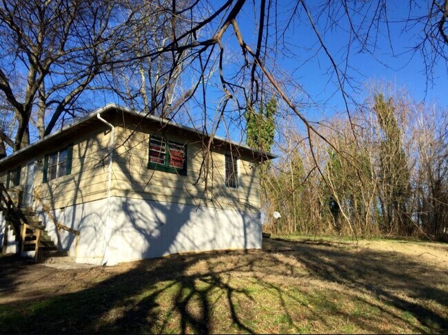 Foto del edificio - 3bed 2 bath with den